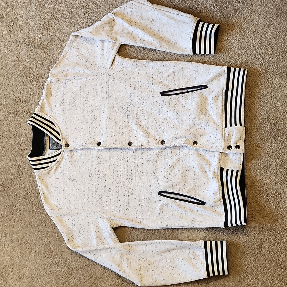 Mens bomber style knit top. Size L